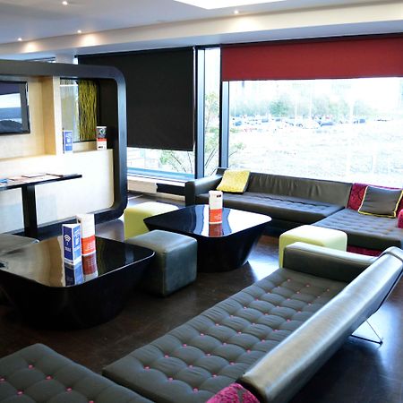 Holiday Inn Express Dundee By Ihg Exterior photo
