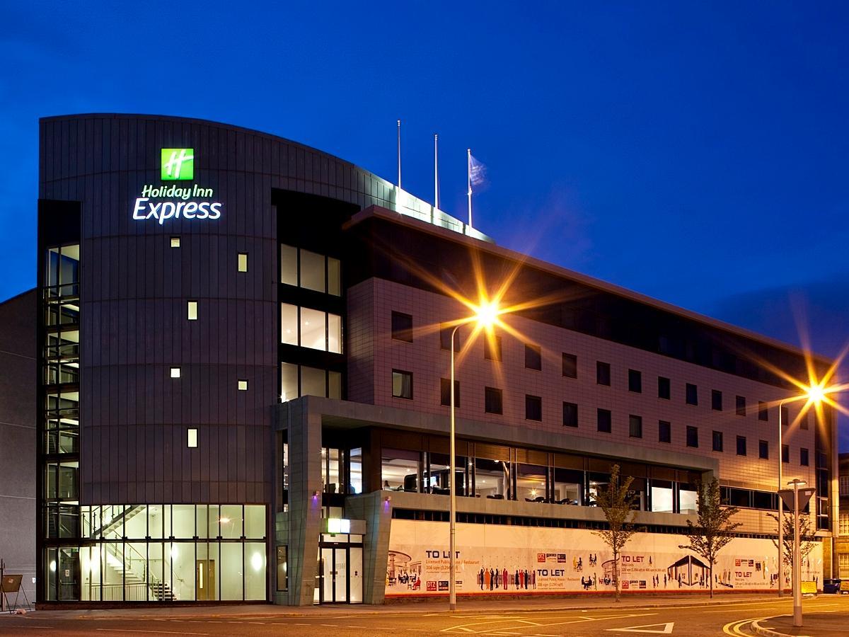 Holiday Inn Express Dundee By Ihg Exterior photo