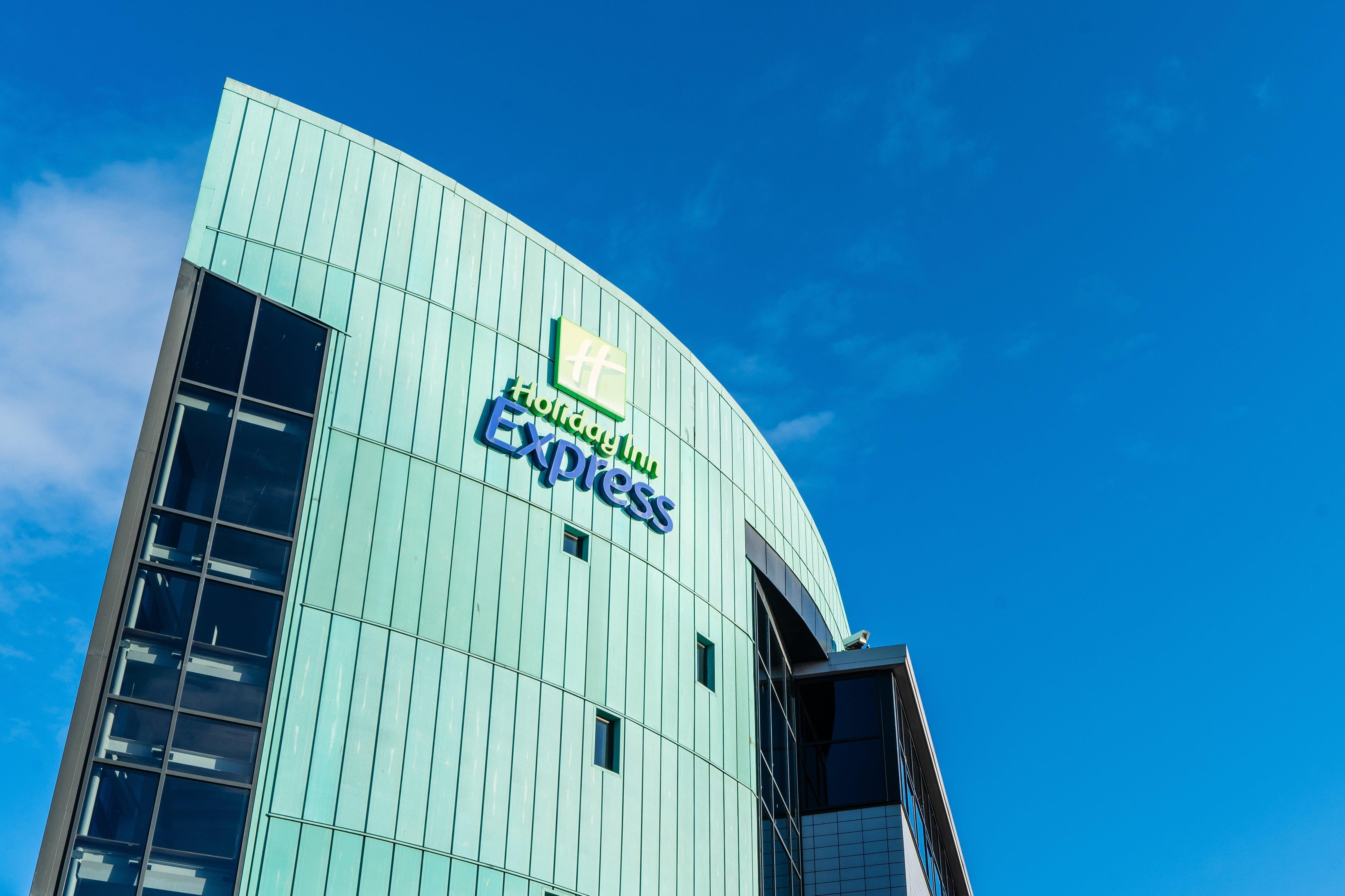 Holiday Inn Express Dundee By Ihg Exterior photo