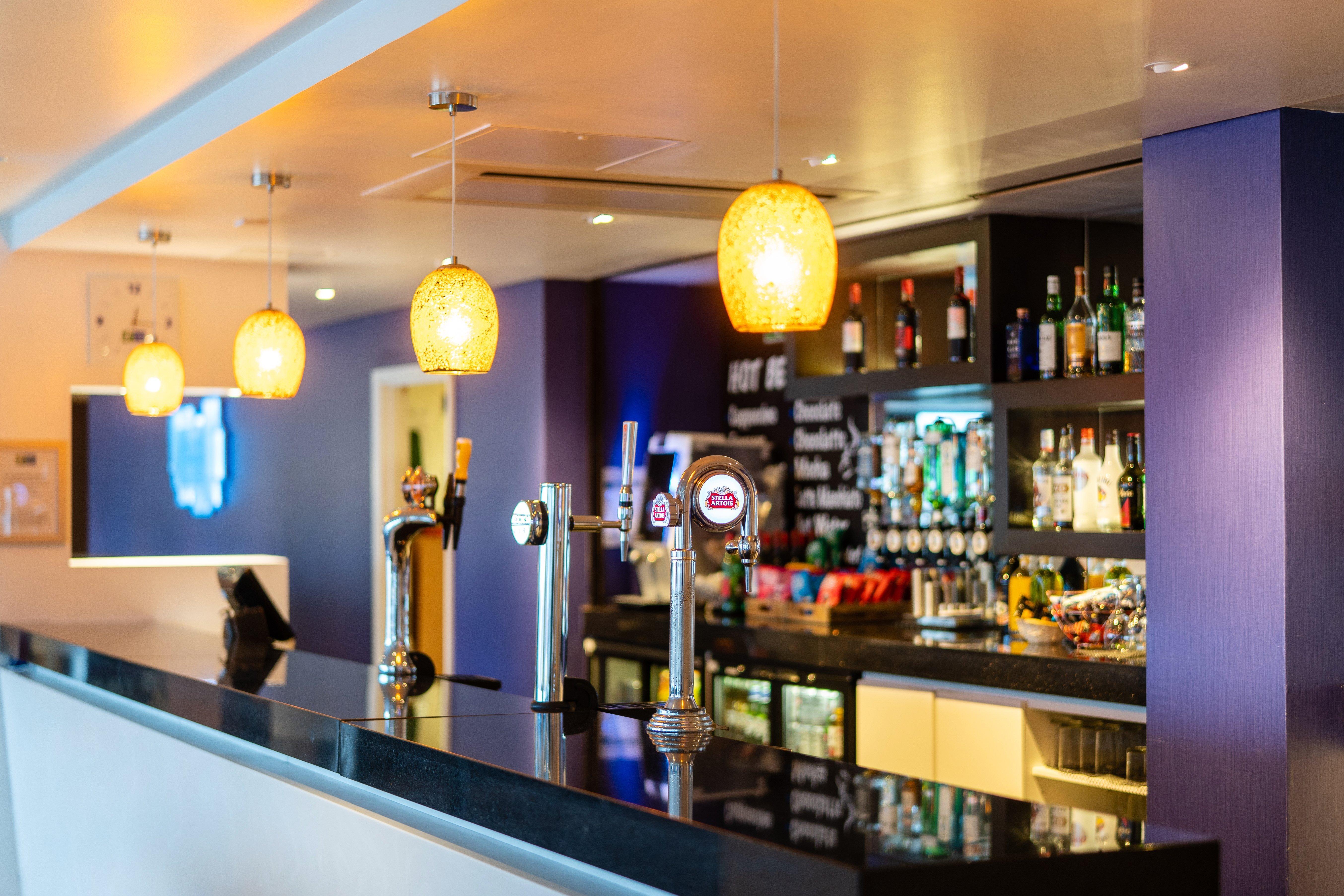 Holiday Inn Express Dundee By Ihg Exterior photo