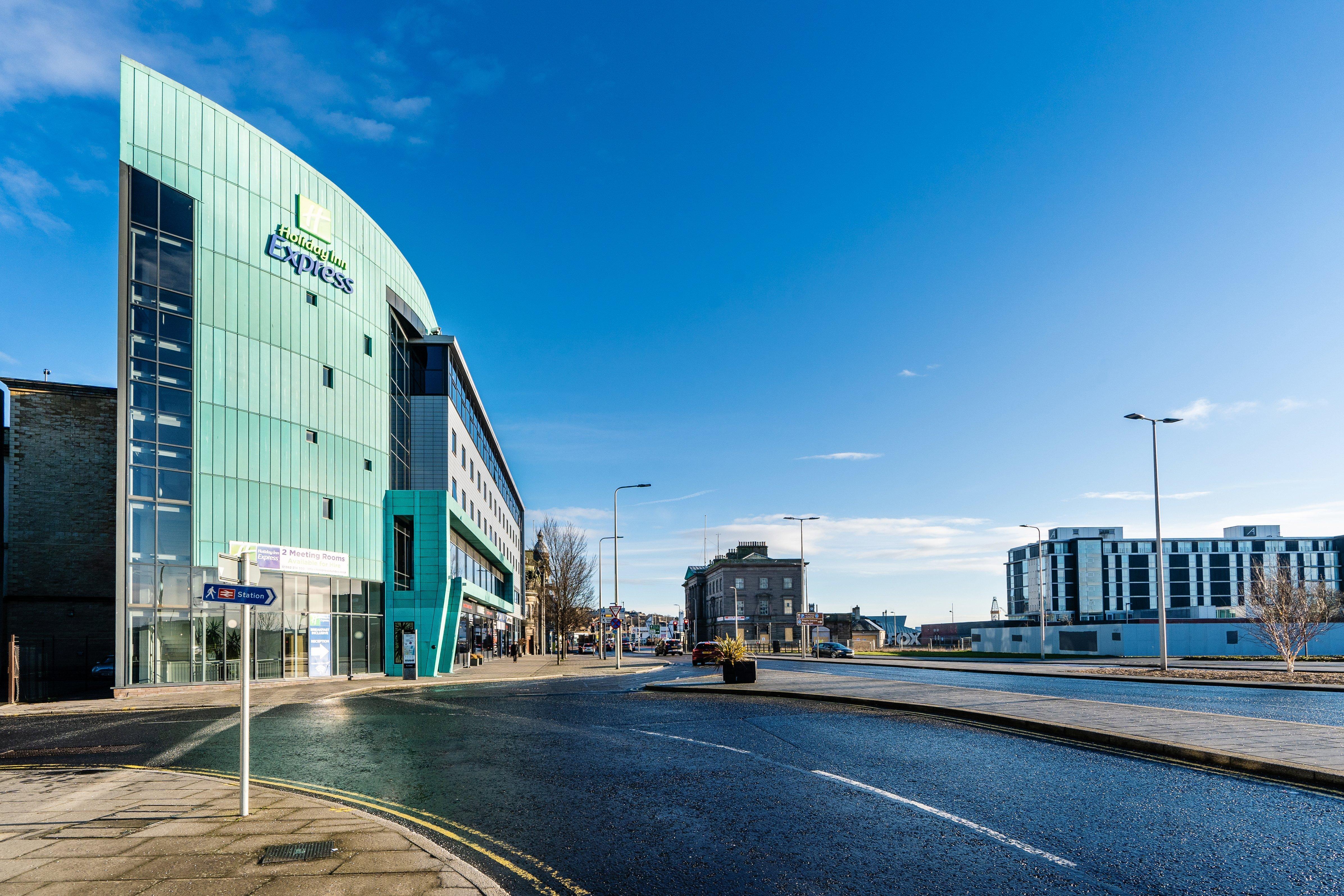Holiday Inn Express Dundee By Ihg Exterior photo